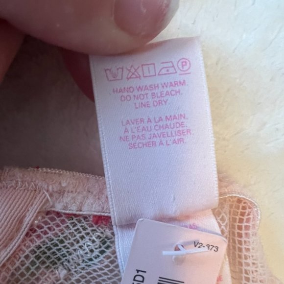 Victoria's Secret low rise cheekini  Rose Crystal Lace Mesh Floral Panty size m - Picture 6 of 8